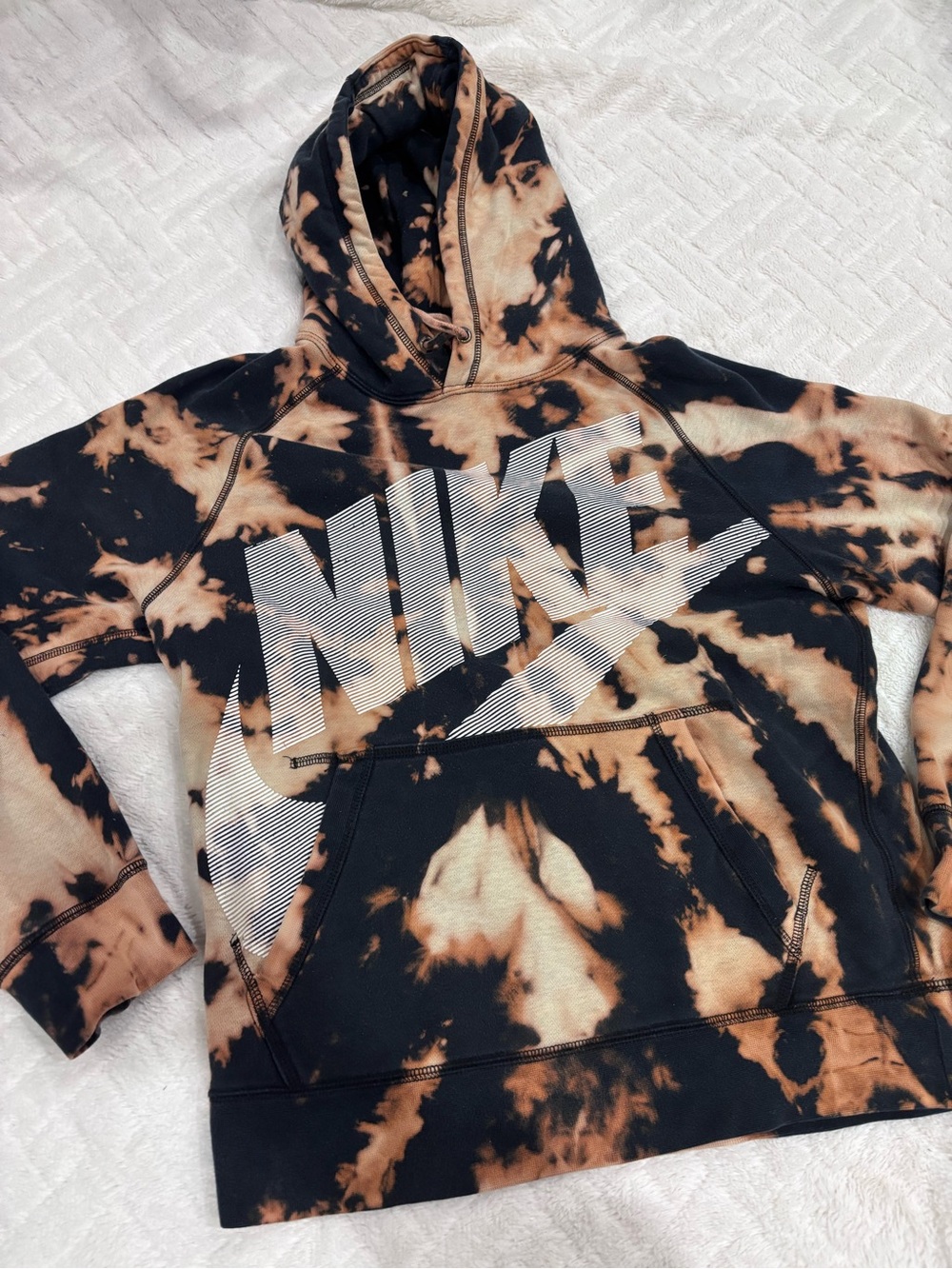 Nike Men’s Black and Tan Tie-Dye Crewneck Hoodie